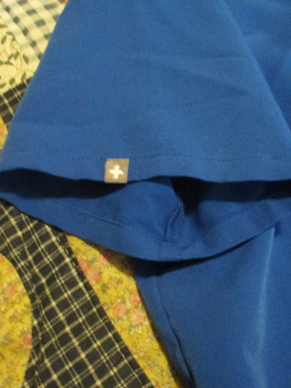 FIGS Technical Collection Royal Blue V-Neck Short Sleeve Scrub Top Womens Large - Picture 4 of 5